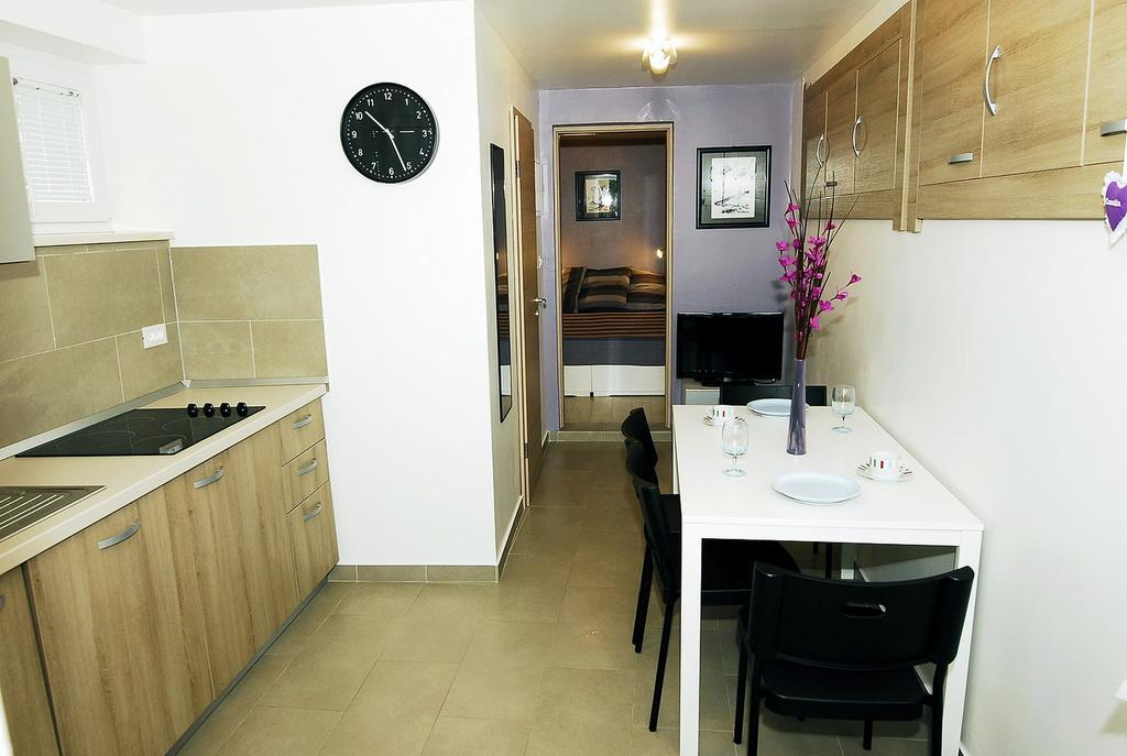 Apartments Maslina Primosten Exterior photo